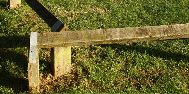 knee rail or birdsmouth fencing