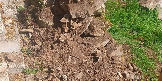 preparing foundations for a dry stone wall